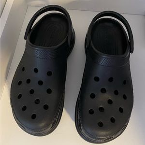 Black Croc BAES 😎🙌🏼 size 9 !BARELY WORN!